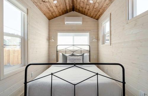 Alberta Arts District House | Stay Portland - The Tiny Farmhouse on Alberta