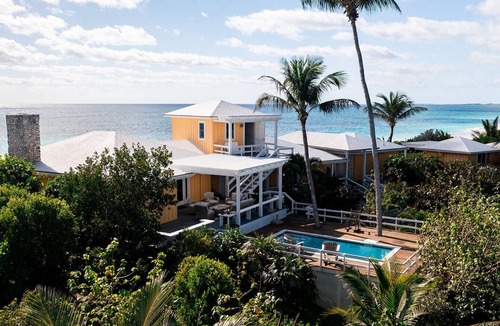 Hope Town House | Stunning 3+ Bed/4-Bath House with Private Dock, Pool & Direct Beachfront Access!
