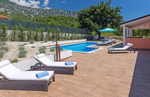 Tribalj House | Stunning villa for 6 guests with private pool, WIFI, A/C, TV, terrace, pets allowed and parking