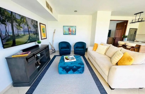 Candelero Abajo Apartment | Stylish 1Bed PH with Terrace and Jacuzzi