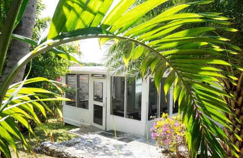 Governor's Harbour Cottage | ❊Stylish & Chic 1 Bedroom Private Hillside Villa❊