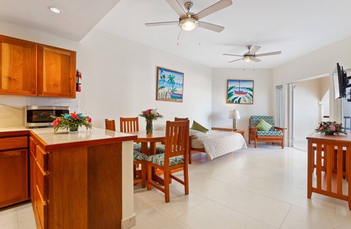 San Pedro Hotel | Sunbreeze Suites