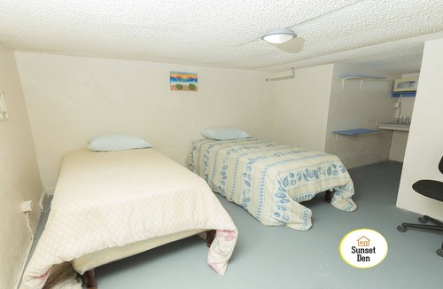Saint Andrew Apartment | Sunset Den is 10 minutes away from the famous Bob Marley Museum