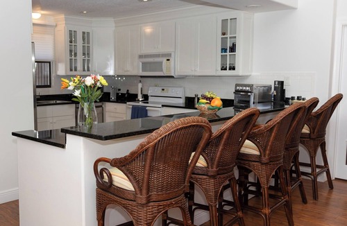 Seven Mile Beach Apartment | The Islands Club
