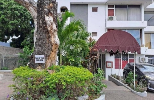 Camperdown Apartment | The Luxe Studio - centrally located in the heart of Kingston