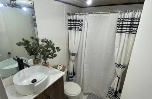 Camperdown Apartment | The Luxe Studio - centrally located in the heart of Kingston