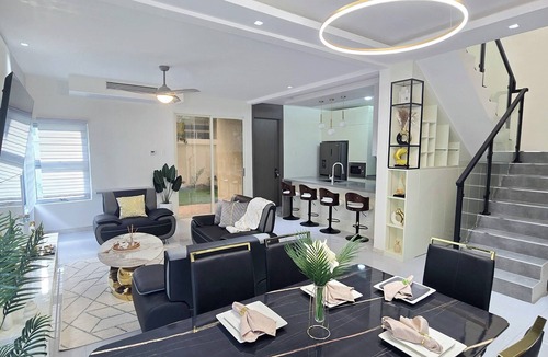 Runaway Bay House | The Onyx Beach Villa by MTJ Properties