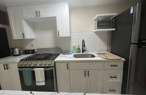 Barbican Apartment | The peaceful Hidden-Gem in the heart of Kingston waiting to welcome you.