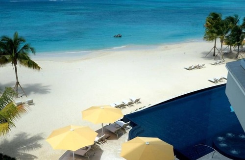 Seven Mile Beach Apartment | The Watercolours - Villa A