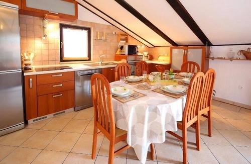 Icici Apartment | Three bedroom apartment with terrace and sea view Opatija (A-23795-a)
