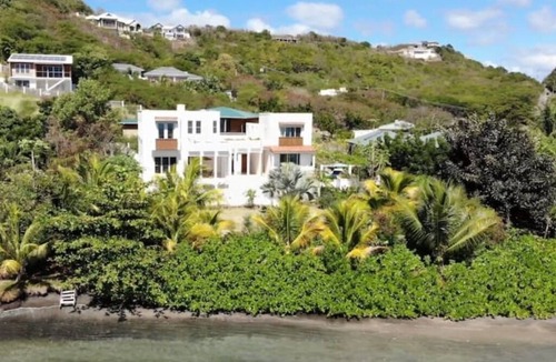 Arawak Hill Villa | Top floor sea view studio fantastic viewnn