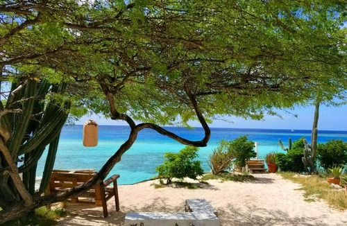 Pos Chiquito Apartment | Trailer Beach Front Cottage