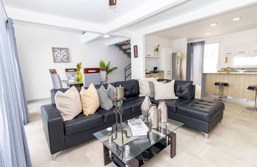 Los Melones House | Tropical 3BR Retreat w/Private Pool in Bayahibe