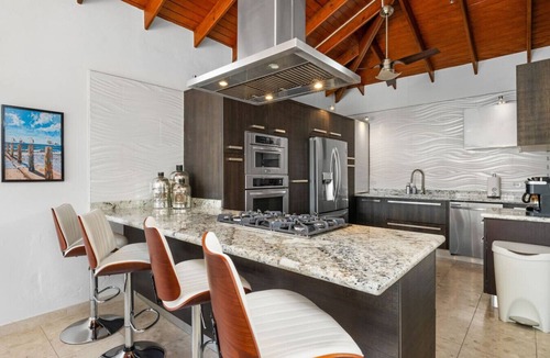 Opal Villa | Tropical Indulgence | Sotto del Sol 7BR by Bocobay
