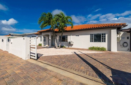 Opal Villa | Tropical Indulgence | Sotto del Sol 7BR by Bocobay