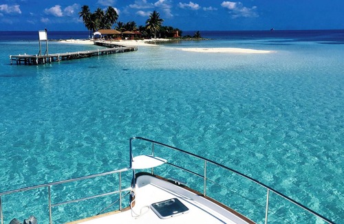 Placencia Boat Rental | Tropical Yacht Charters. - Family Vacation