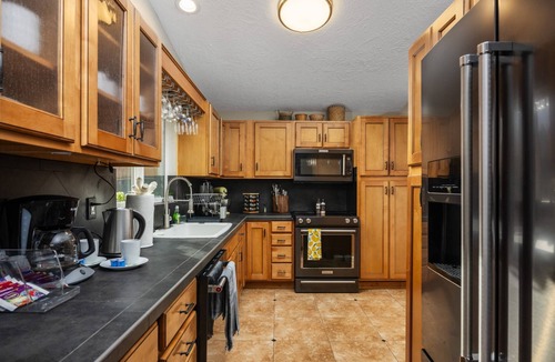 Sherwood - Tualatin South House | Tualatin Getaway at Makah Meadows | Game Garage, Fire Table, Stylish Comfort & Great Location
