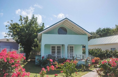 Falmouth Harbour Cottage | Turtles Nest - Three Bedroom Cottage With Pool And Rolling Waves