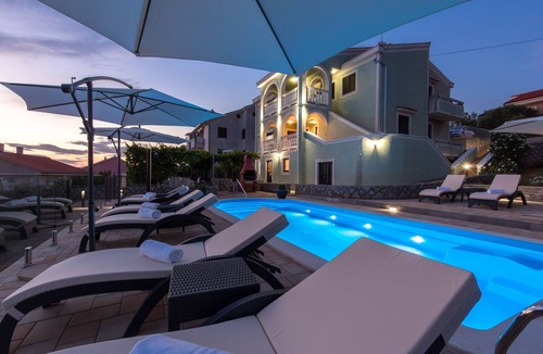 Punat Apartment | Two bedroom apartment with a swimming pool Punat, Krk (A-5345-b)
