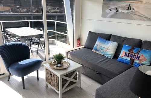 Monnickendam Boat Rental | Unique Houseboat near Amsterdam (20 min)
