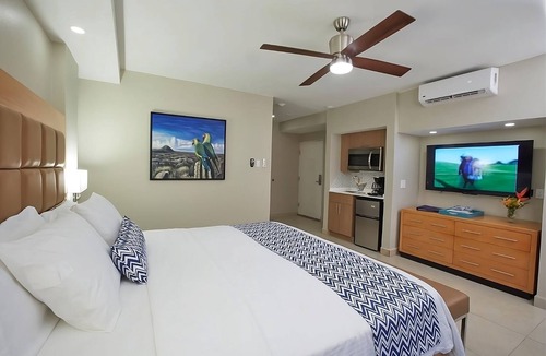 Oranjestad-West Hotel | Unwind In Aruba 2 King Bedrooms Close To Golf Course Manchebo Beach Pets Welcome