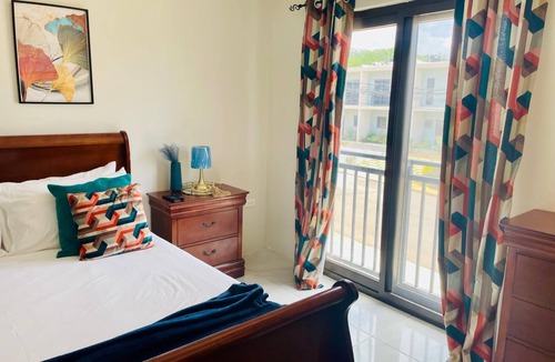 Discovery Bay House | VaeTropicalParadise Free Puerto Seco Beach Access
