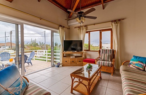 Sero Colorado House | Villa Amarc: Family Fun, Kite Surf, Balcony View minutes to Rodgers/Baby Beach!