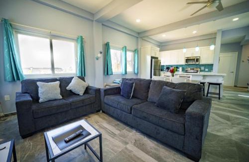 Plantation Villa | Villa Armoniosa Ocean View 2BR w/Beachfront Pool - Upper Level
