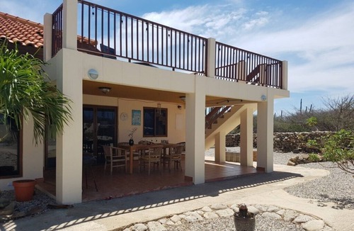 Ayo Villa | Villa Ayo Dushi. The property is located in the middle of nature.