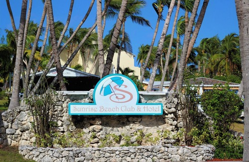 Paradise Island Villa | Villa Bella Vista: Ocean & Pool View - Patio - BBQ