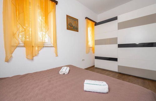 Zupanici Villa | Villa Eden Summary: V