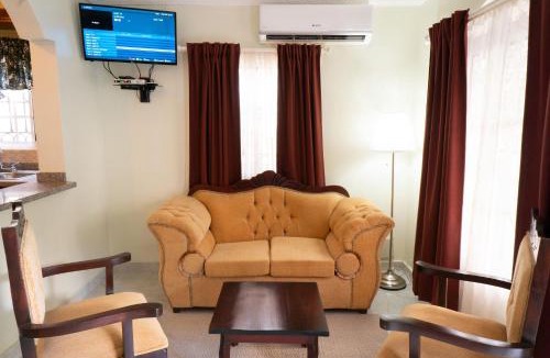 Reparto Ibarra Apartment | Villa Gumio 2BR Apt- 7 min walk to Boca Chica Beach apts