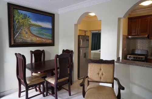 Reparto Ibarra Apartment | Villa Gumio 2BR Apt- 7 min walk to Boca Chica Beach apts