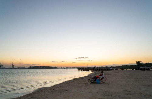 Reparto Ibarra Apartment | Villa Gumio 2BR Apt- 7 min walk to Boca Chica Beach apts