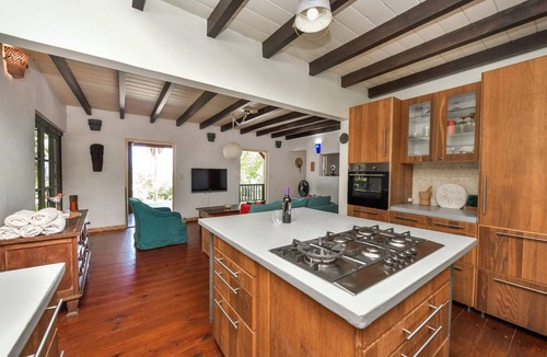 Santa Cruz House | Villa Luna LLena located in the Jamanota hills of Aruba's Arikok National park