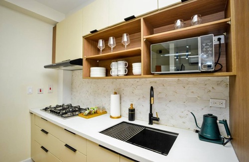 Tower Isle Apartment | Villa Topenga Luxury Studio
