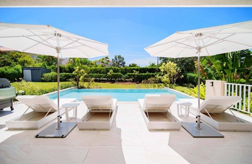 Porters House | Walk to Beach! 5BR Villa w/Pool - Haynes House