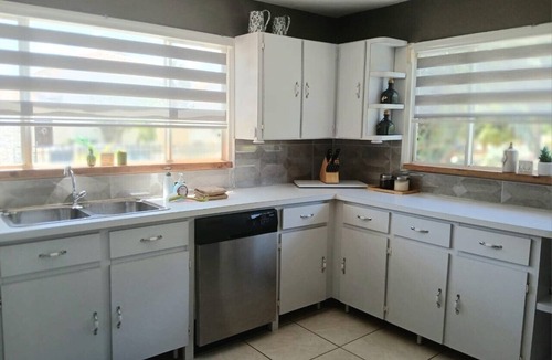Palm Beach Villa | WALK TO MARRIOTT BEACH - CLEAN AND COZY FAMILY FRIENDLY HOME - PRIVATE POOL!