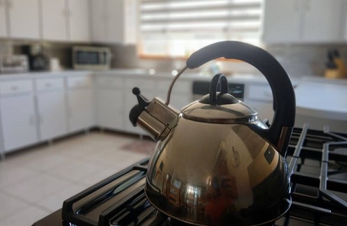Palm Beach Villa | WALK TO MARRIOTT BEACH - CLEAN AND COZY FAMILY FRIENDLY HOME - PRIVATE POOL!
