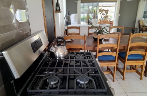 Palm Beach Villa | WALK TO MARRIOTT BEACH - CLEAN AND COZY FAMILY FRIENDLY HOME - PRIVATE POOL!