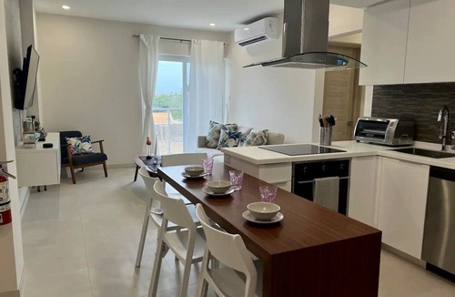 Palm Beach Condo | Walk to Palm Beach Pool Modern 2BR Aruba Condo