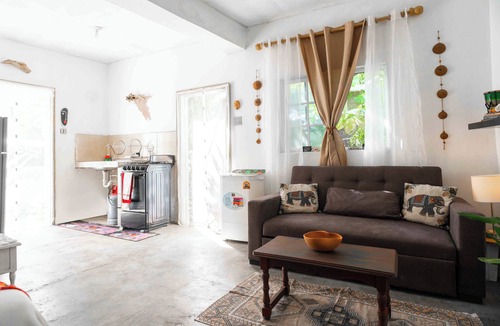 Harbour View Apartment | watchRasta Studio Culture, Beaches & Airport
