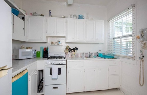 Dunmore Town Cottage | Watercolor a Charming Island Cottage. 3 Bedroom