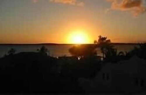 Spanish Wells House | Watercolor, Charming Island Cottage. 3 Bedroom. Walking Distance to all.