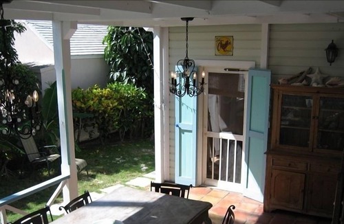 Spanish Wells House | Watercolor, Charming Island Cottage. 3 Bedroom. Walking Distance to all.