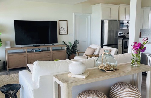 Treasure Cay House | Waterfront 5BR Oasis - 50’ Private Dock - 6-Seater Golf Cart Option