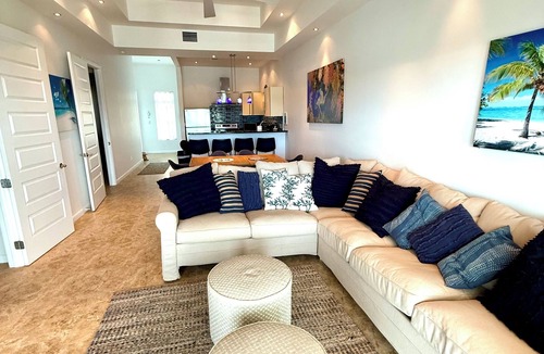 Bell Channel Bay Apartment | Waterfront Bliss Your Perfect Paradise Awaits!