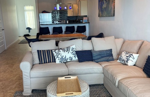 Bell Channel Bay Condo | Waterfront Charming Condo in Lucayan Gardens