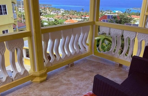 Discovery Bay Apartment | Welcome to Spring Dash,2BR POOL&BEACH ACCESS+VIEW,FREE PARKING,BAR&Grill, &AC