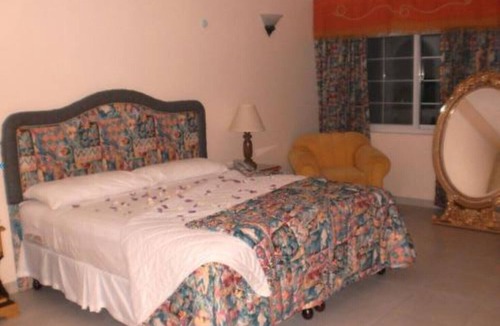 Runaway Bay Resort | Welcome to The Deluxe King 1